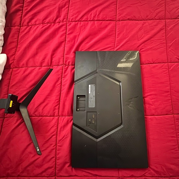 LG ultra gear gaming monitor 26’ - Picture 2 of 2